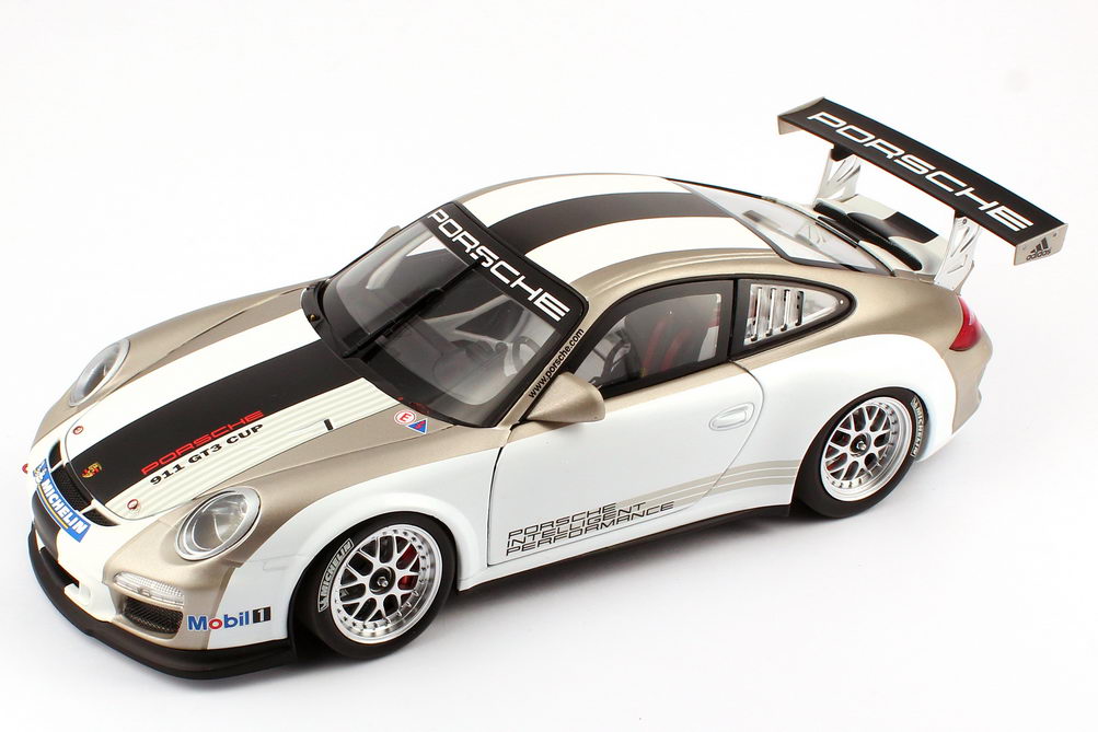 Foto 1:18
 Porsche 911 GT3 Cup (997) 2011 "Porsche Intelligent Performance" (Porsche) - Minichamps