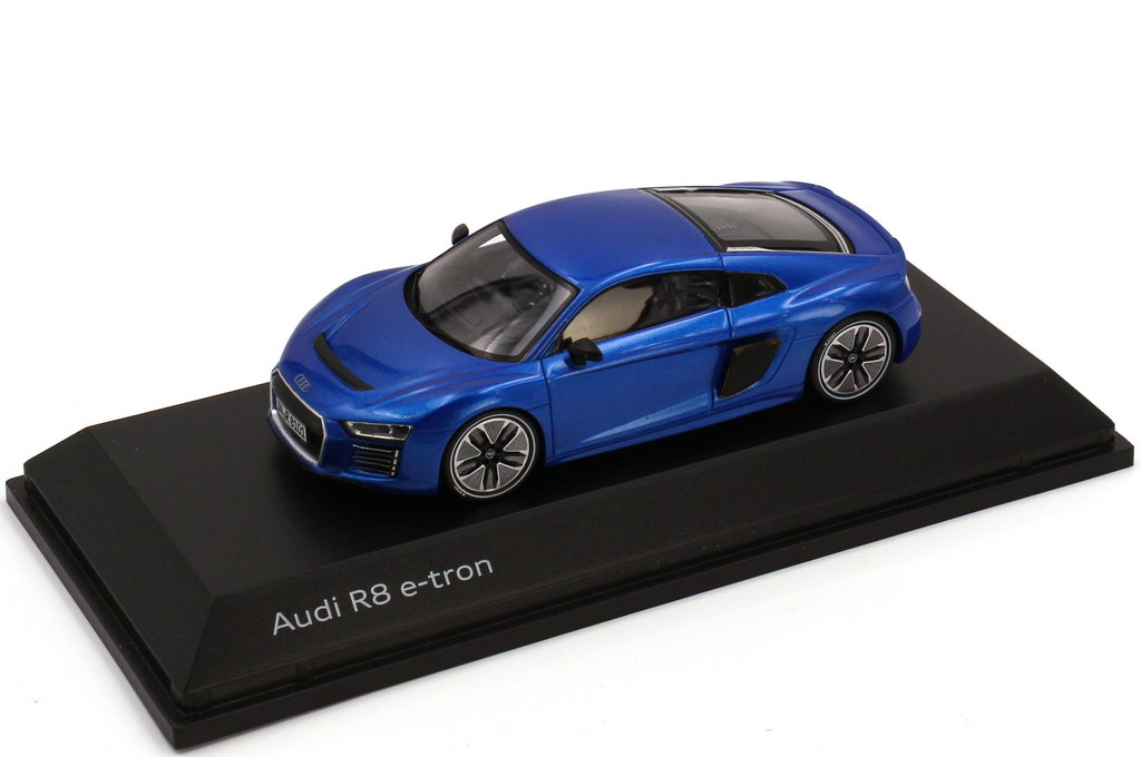 1:43 Audi R8 e-tron (Typ 4S) magnetic-blue-met. (Audi) 
