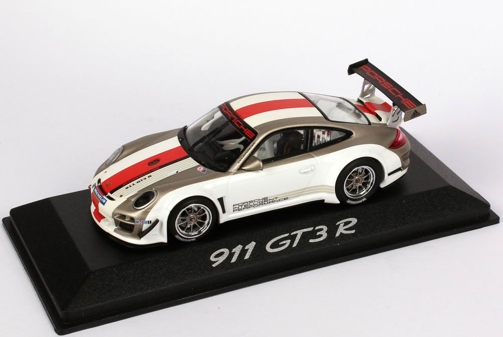 1:43 Porsche 911 GT3 R (997) 2010 weiß, grau, rot "Porsche Intelligent Performance" (Porsche) 