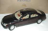 Maybach 57 Schwarzmet./dunkelrotmet. (MB)