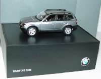 BMW X3 3.0i highlandgreenmet. (BMW)