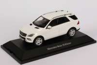 Artikelfoto: 1:43
Mercedes-Benz M-Klasse 2012 (W166) calcit-wei� (MB) 