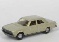 Audi 100 (C1) graubeige, integriertes Lenkrad