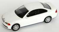 BMW 328i Coup� (E46) wei�, BMW-Embleme aufgedruckt