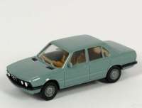 Artikelfoto: 1:87
BMW 528i (E28) blaugrau, IA beige (oV)