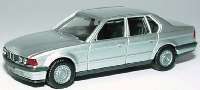 BMW 735i silbermet.