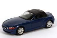 BMW Z4 dunkelblau, mit Softtop