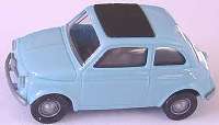 Fiat 500 F hellblau, Dach geschlossen