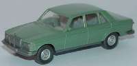 Mercedes-Benz 240D patinagr�n, IA grau