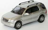 Mercedes-Benz ML-Klasse facelift silbermet.
