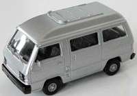 Mitsubishi L300 I Bus mit Panoramadach silbermet.