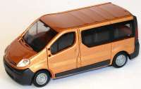 Opel Vivaro Bus kupferrotmet.