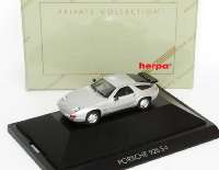 Porsche 928 S4 silbermet.