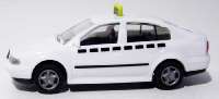 Skoda Oktavia Flie�heck Taxi wei�/blau
