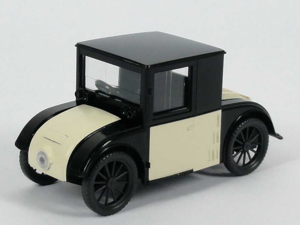 Foto 100 Jahre Peltzer III - Miniaturenklassiker zu Lande und zu Wasser (1:40 Hanomag Kommissbrot + 1:90 Karmann Ghia unverglast + 1:1250 Passagierschiff Bremen) Wiking 99034