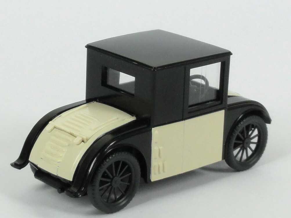 Foto 100 Jahre Peltzer III - Miniaturenklassiker zu Lande und zu Wasser (1:40 Hanomag Kommissbrot + 1:90 Karmann Ghia unverglast + 1:1250 Passagierschiff Bremen) Wiking 99034