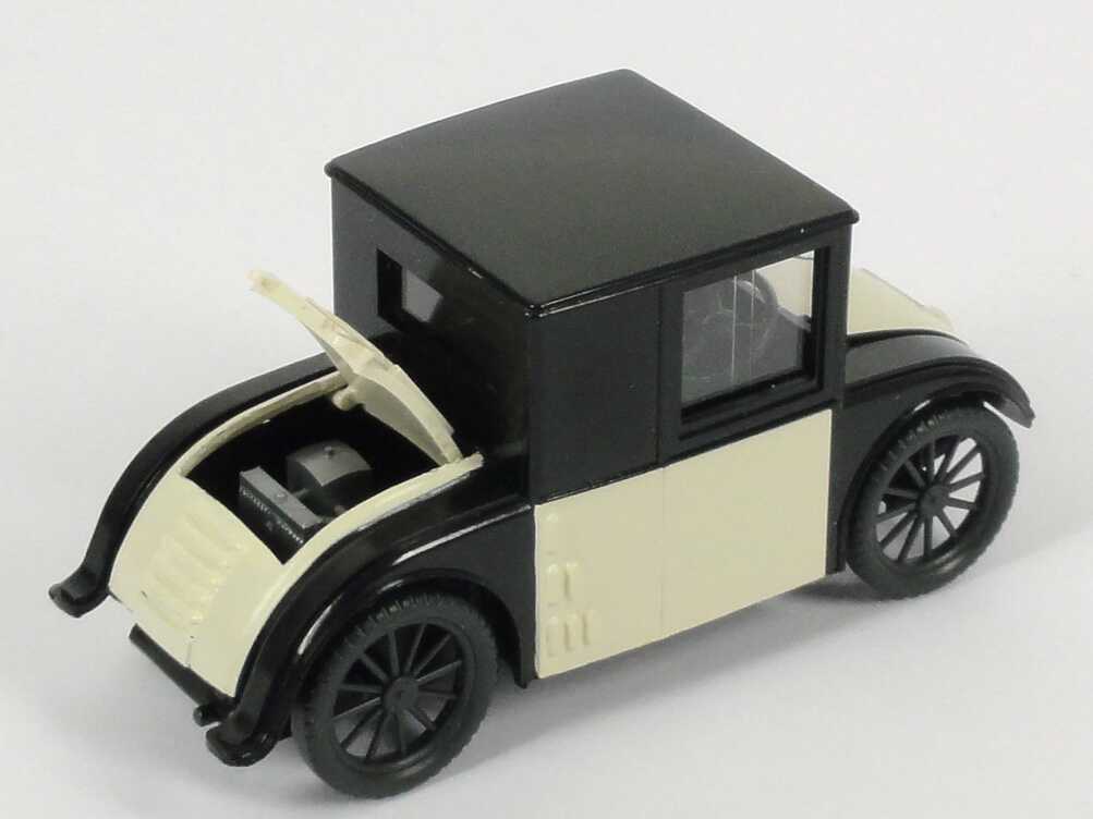 Foto 100 Jahre Peltzer III - Miniaturenklassiker zu Lande und zu Wasser (1:40 Hanomag Kommissbrot + 1:90 Karmann Ghia unverglast + 1:1250 Passagierschiff Bremen) Wiking 99034