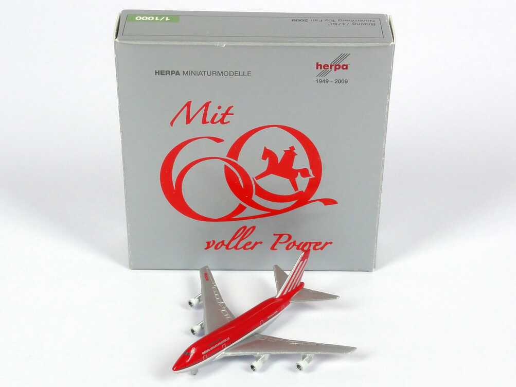 Foto 1:1000 Boeing B 747 SP Spielwarenmesse Nürnberg 2009 60 Mit voller Power - herpa Wings 570336