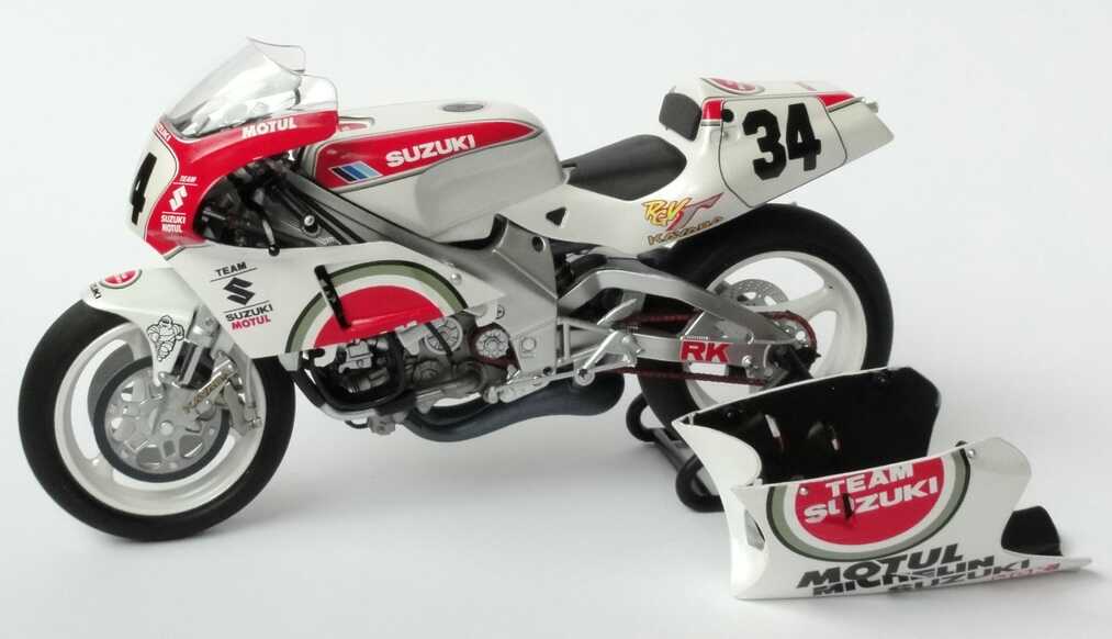 Foto 1:12 Suzuki RGV 500 Motorrad WM 1993 Team Suzuki Nr.34, Kevin Schwantz (World Champion) Minichamps 122932034