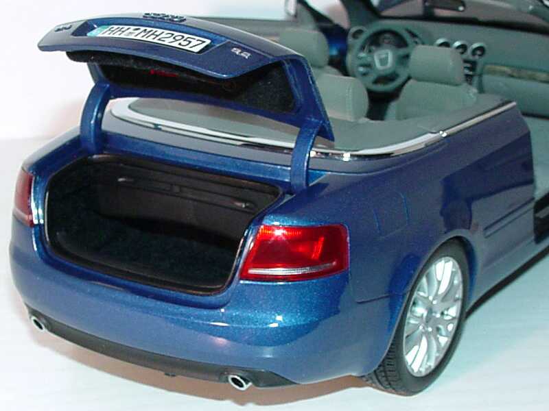 Foto 1:18 Audi A4 Cabrio (B6) Facelift 2005 mauritiusblau-met. Werbemodell Norev 5010504325