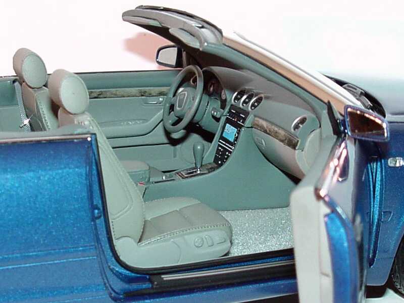 Foto 1:18 Audi A4 Cabrio (B6) Facelift 2005 mauritiusblau-met. Werbemodell Norev 5010504325