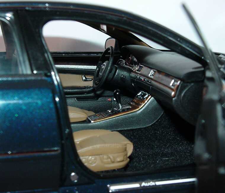 Foto 1:18 Audi A8 4.2 TDI Facelift 2005 nachtblau-met. Werbemodell Kyosho 5010508125