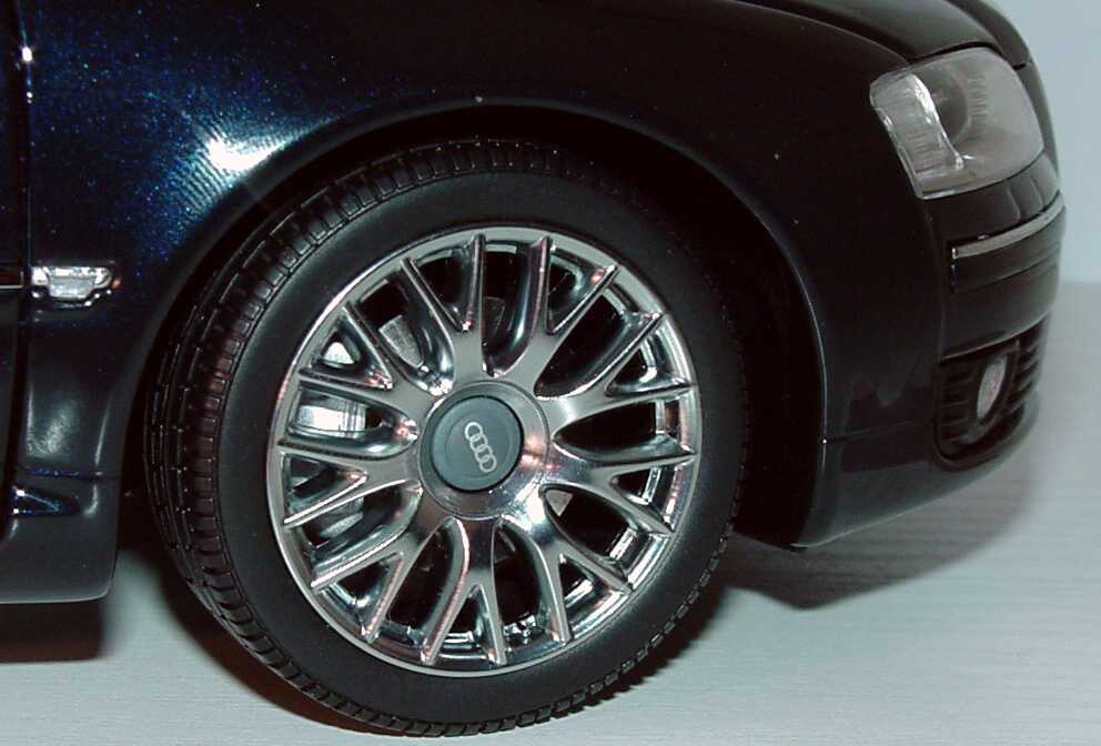 Foto 1:18 Audi A8 4.2 TDI Facelift 2005 nachtblau-met. Werbemodell Kyosho 5010508125