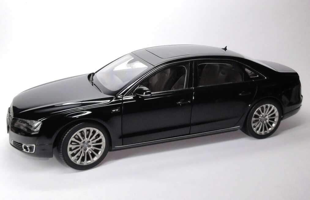 Foto 1:18 Audi A8 L W12 (Typ D4 2010) phantomschwarz-met. Werbemodell Kyosho 5011008125