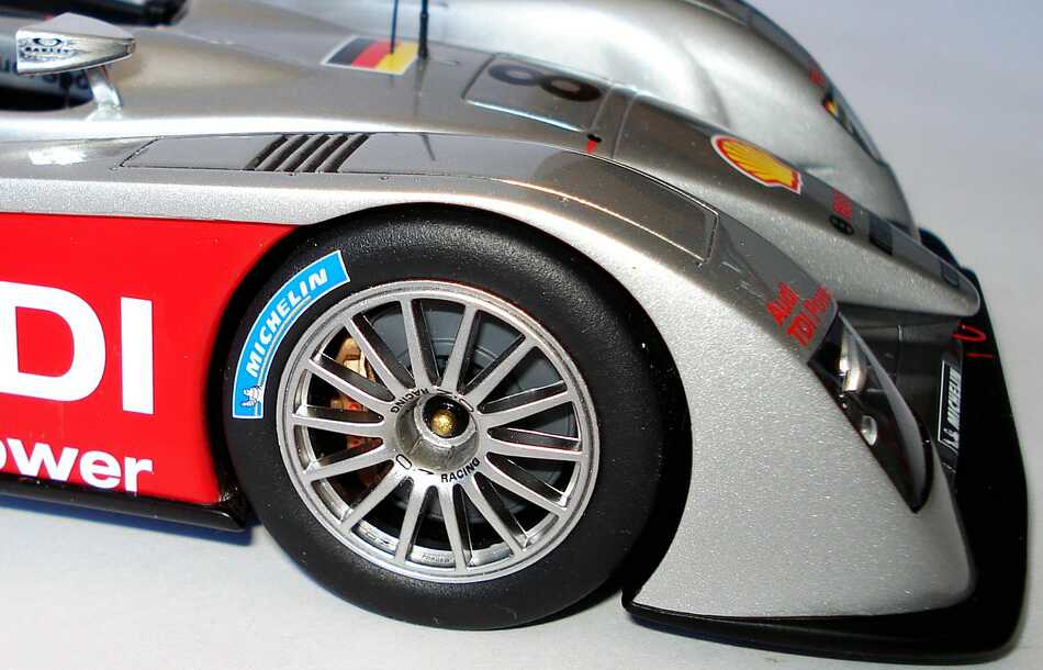 Foto 1:18 Audi R10 TDI 24h von Le Mans 2006 Nr.8 Biela/Pirro/Werner, Siegerfahrzeug Spark S1808