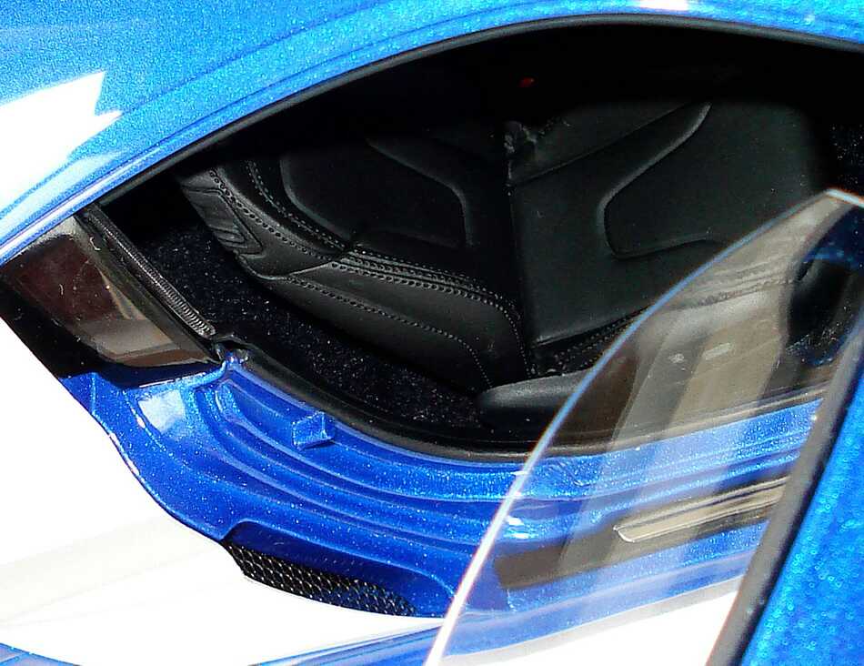 Foto 1:18 Audi R8 5.2 FSI quattro V10 sepangblau-met. Werbemodell Kyosho 5010918415