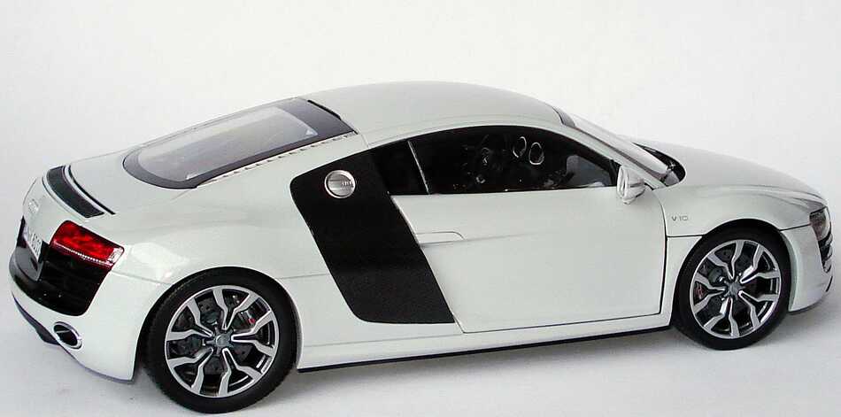 Foto 1:18 Audi R8 5.2 FSI quattro V10 suzukagrau-met. Werbemodell Kyosho 5010918425