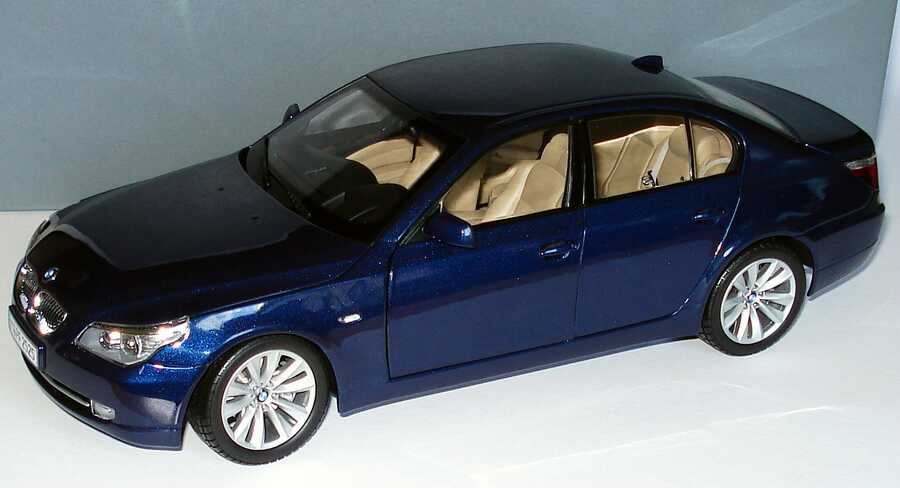 Modellautos Bmw 550 E60 1/18 Kyosho E60 facelift grau - Online-modellautos .at