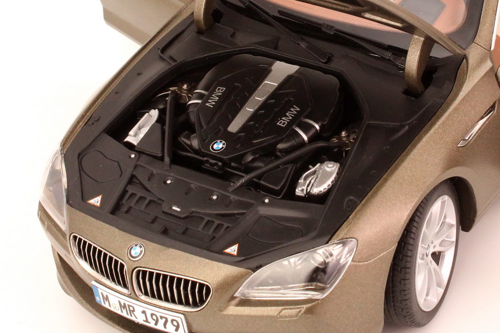 Foto 1:18 BMW 6er Gran Coupé 650i (F06) frozen-bronze-met. matt Werbemodell BMW-Group 80432218742