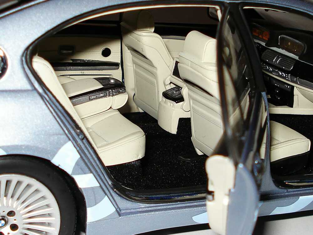 Foto 1:18 BMW Hydrogen 7 / H7 (E68) bluewater-met. Clean Energy Werbemodell Kyosho 80430403520