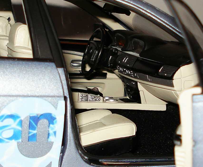 Foto 1:18 BMW Hydrogen 7 / H7 (E68) bluewater-met. Clean Energy Werbemodell Kyosho 80430403520