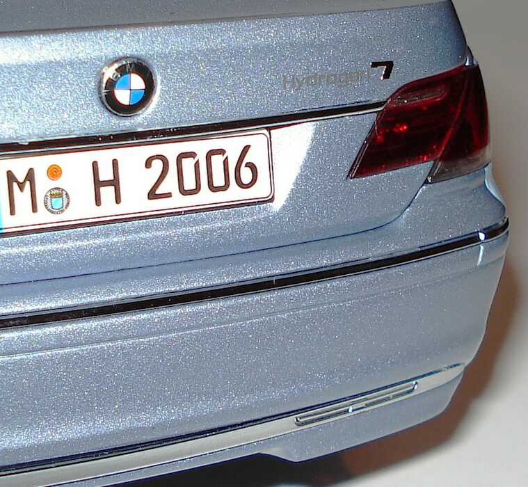 Foto 1:18 BMW Hydrogen 7 / H7 (E68) bluewater-met. Clean Energy Werbemodell Kyosho 80430403520