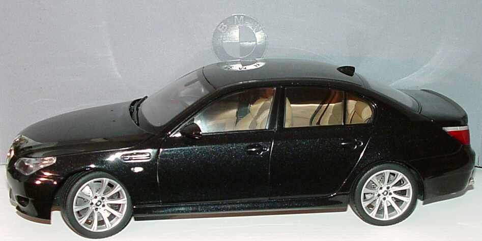 BMW M5 (E60) saphirschwarz-met. Werbemodell Kyosho 80430391749 in der  1zu87.com Modellauto-Galerie
