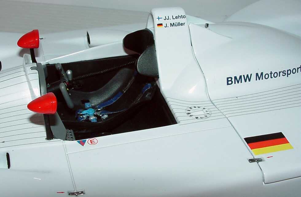 Foto 1:18 BMW V12 LMR Le Mans 2000 Original BMW Parts Nr.42, Jörg Müller / J.J. Lehto Werbemodell Kyosho 80430018218