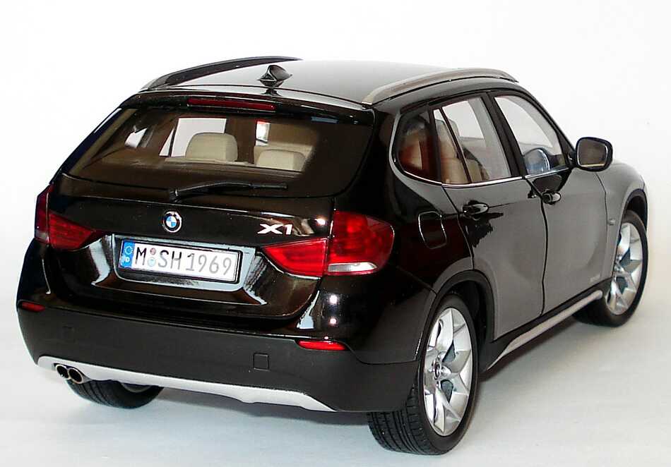 X 1 18 1 12. BMW x1 e84 моделька. БМВ 1:18. БМВ x1 1:18 модель. Модель BMW x3 1:18.