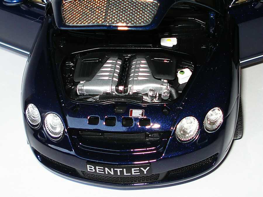 Foto 1:18 Bentley Continental Flying Spur dunkelblau-met. Minichamps 100139460