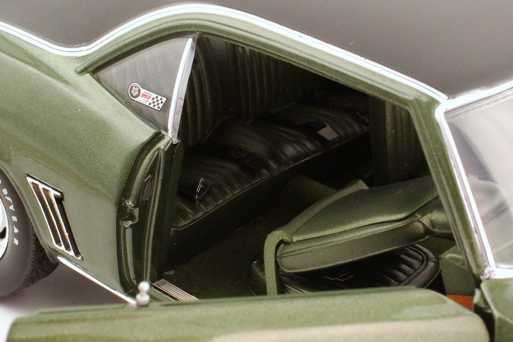 Foto 1:18 Chevrolet Camaro Baldwin Motion 1969 fathom-green-met., Dach schwarz Ertl 50824-Highway61