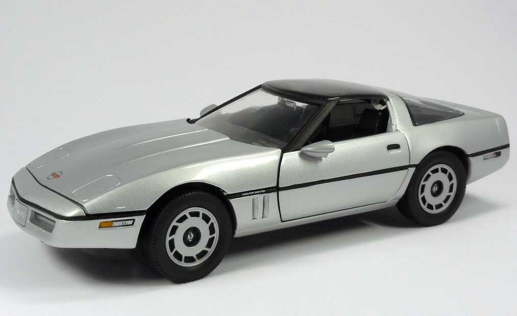 Foto 1:18 Chevrolet Corvette C4 silber-met. (Movie: James Bond 007 - A View To A Kill) Ertl 33851