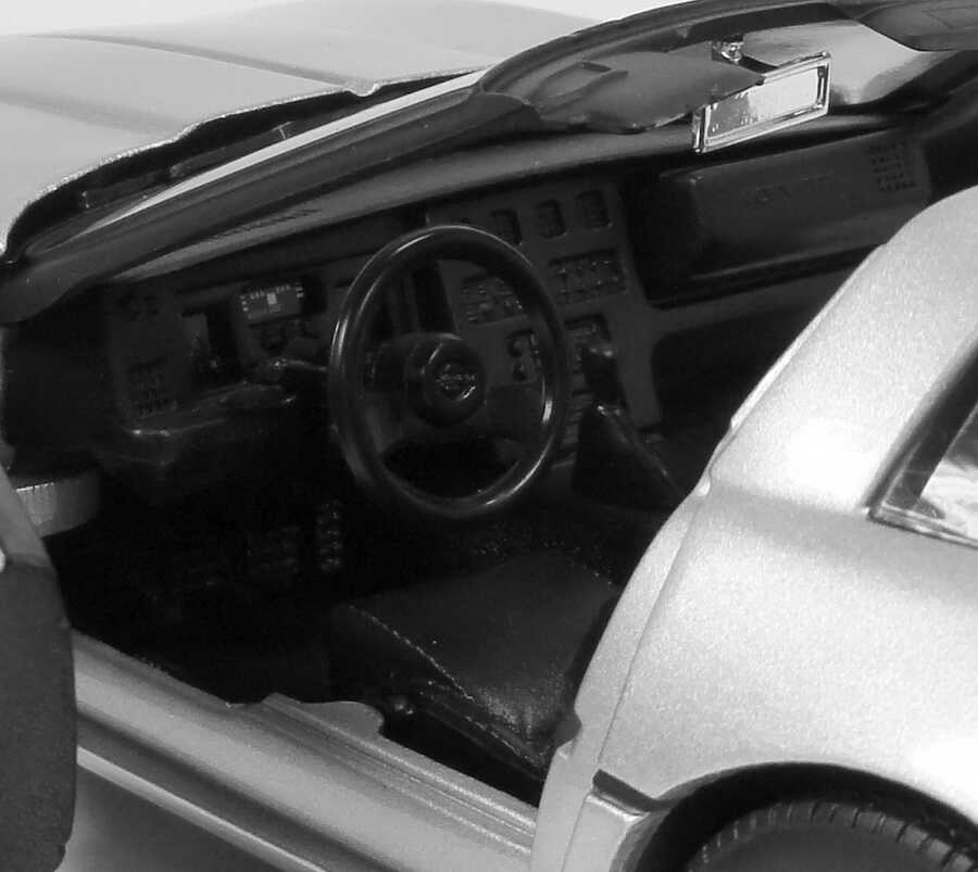 Foto 1:18 Chevrolet Corvette C4 silber-met. (Movie: James Bond 007 - A View To A Kill) Ertl 33851