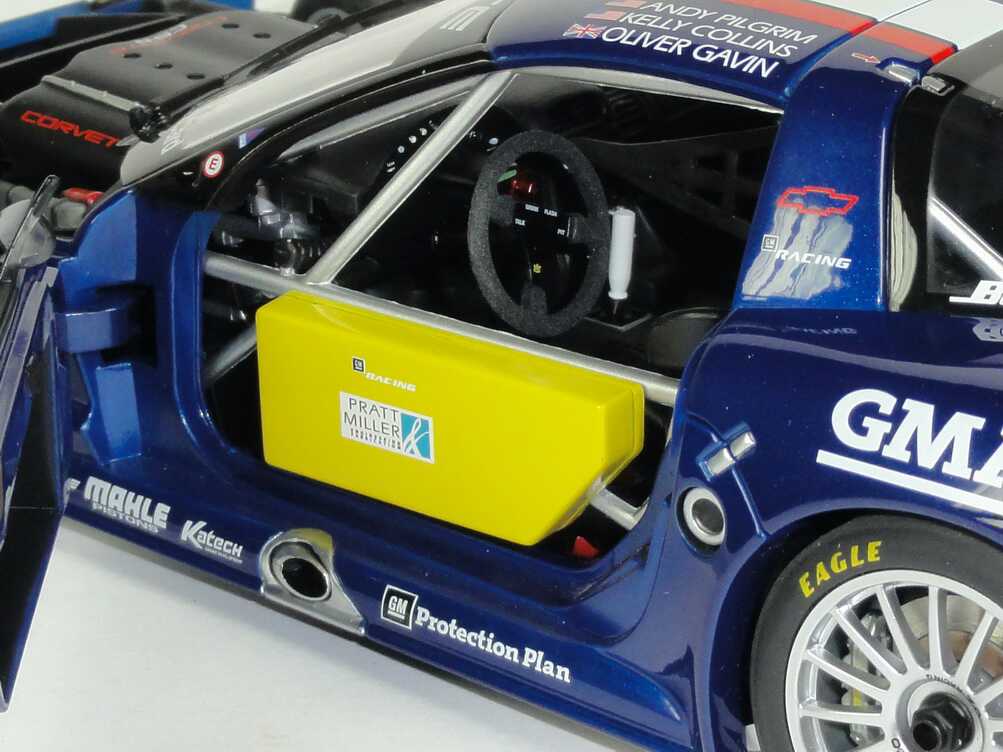 Foto 1:18 Chevrolet Corvette C5-R 24h von Le Mans 2003 Compuware Nr.50, Pilgrim / Collins / Gavin AUTOart 80306
