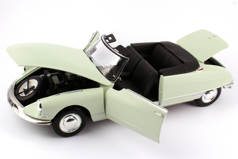Foto 1:18 Citroen DS 19 Cabrio 1961 carrare-weiß (hell-mint-grün) Norev 181562