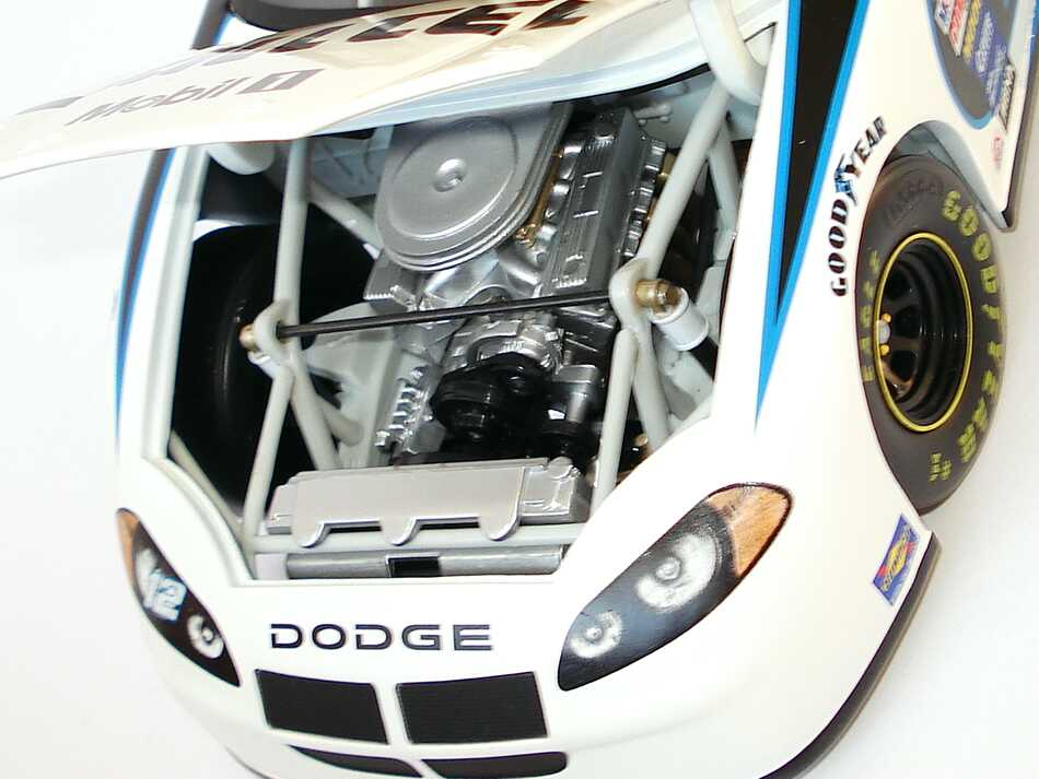 Foto 1:18 Dodge Intrepid NASCAR 2004 Penske Racing, Alltel Nr.12, Ryan Newman TeamCaliber RN4-W8-12AT