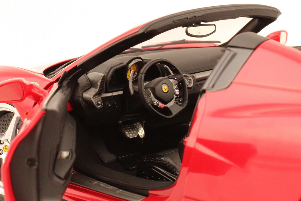 Foto 1:18 Ferrari 458 Spider rosso-corsa rot Elite W1177