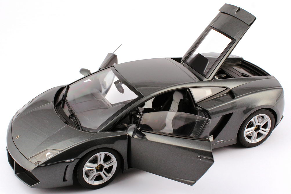 Foto 1:18 Lamborghini Gallardo LP 560-4 telesto-grey-met. Norev 187961