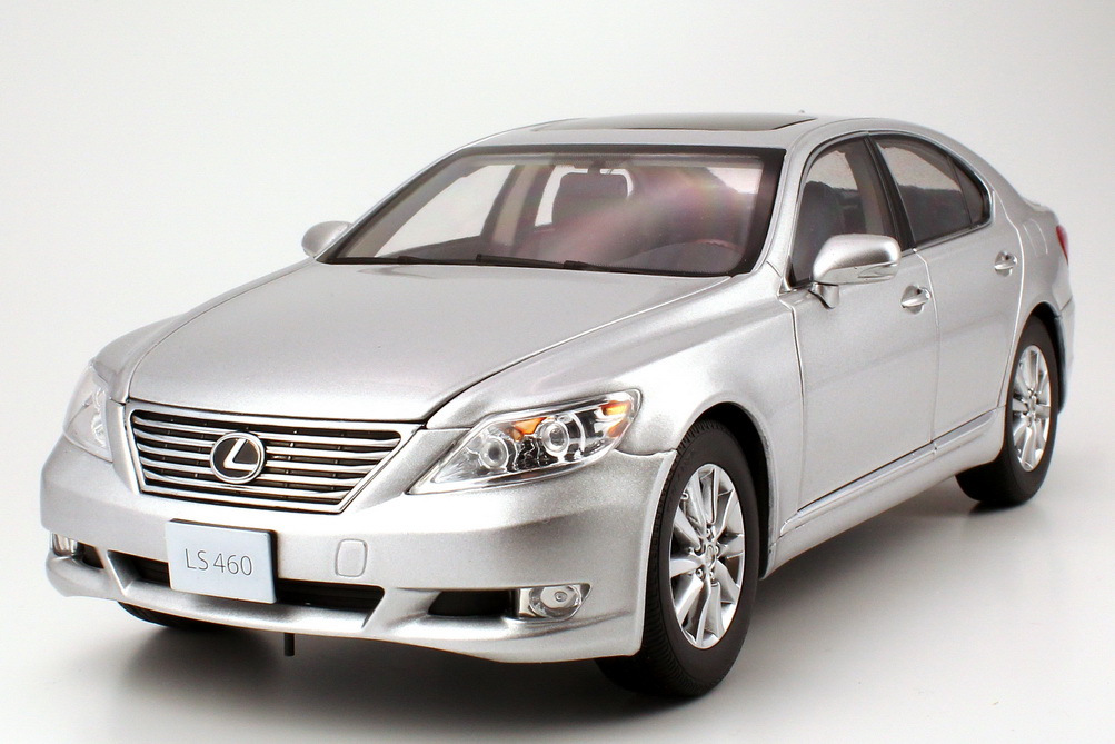 Foto 1:18 Lexus LS 460 Facelift (2010) premium-silber-met. Norev 118109