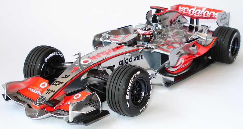 Foto 1:18 McLaren Mercedes MP 4-22 Formel 1 2007 Nr.1, Fernando Alonso Werbemodell Minichamps B66962285
